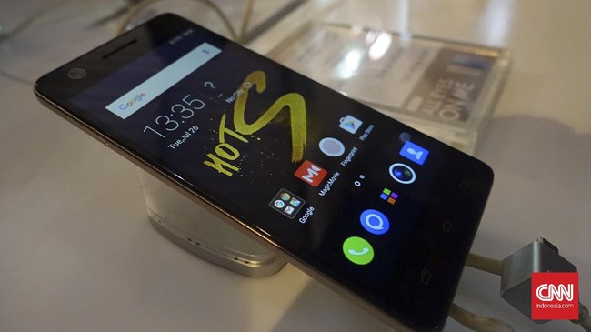 Dengan harga terbilang ramah kantong, Infinix menawarkan ponsel dengan fitur sidik jari yang mampu membuka ponsel sekali sentuh dengan cepat.