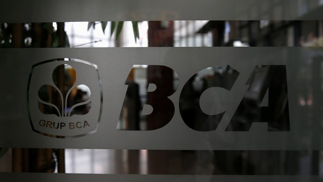 BCA telah menyiapkan uang tunai sebesar Rp 15 Triliun untuk mengantisipasi peningkatan kebutuhan uang tunai masyarakat pada Natal 2016 dan Tahun Baru 2017.