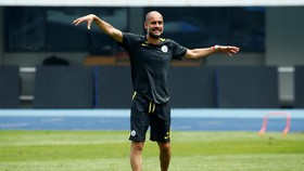 Clichy Kagum Cara Guardiola Pimpin Manchester City