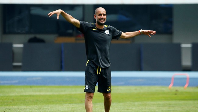 Pep Guardiola bergurau timnya butuh kalah di Liga Primer Inggris. Gurauannya itu bermakna timnya harus siap dalam situasi buruk sekalipun.