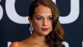 Aksi Pamer Alicia Vikander Jadi Lara Croft di 'Tomb Raider'