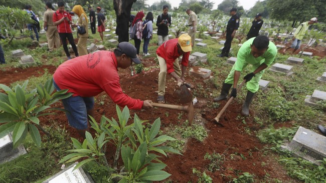 Dari 528 pemakaman yang ada di Semarang, Pemkot hanya menguasai 16 lahan di antaranya. Pengusaha properti diminta berkontribusi sediakan pemakaman baru.