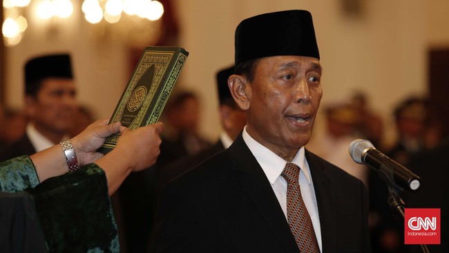 Kendala politik menjadi salah satu sebab pelanggaran HAM berat masa lalu gagal dituntaskan, termasuk ketika Wiranto diangkat sebagai Menkopolhukam.