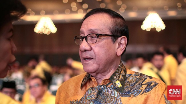 Wakil Ketua Dewan Kehormatan Partai Golkar Akbar Tanjung khawatir Golkar takkan lolos ke parlemen gara-gara ketua umumnya jadi tersangka kasus dugaan korupsi.