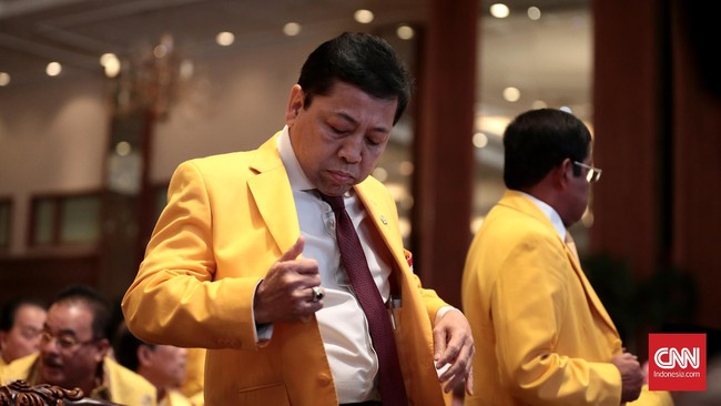 Dalam putusannya, tiga dari sembilan hakim Mahkamah Konstitusi menyatakan dissenting opinion (pendapat yang berbeda).