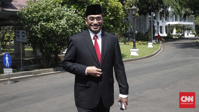 Menhub Budi Karya sering mendapat keluhan dari Pemerintah Daerah Provinsi Bali akibat jalan yang sering rusak karena dilewati truk logistik menuju Lombok.
