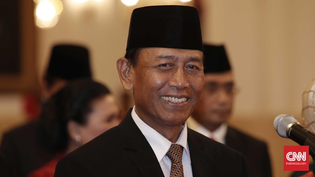 Wiranto punya rekam jejak negatif. Komisioner Komnas HAM Otto Nur Abdullah pernah menyebut Wiranto sebagai terduga pelaku pelanggaran HAM di Aceh.