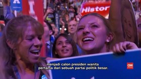 Warga Berpesta Sambut Momen Bersejarah Hillary