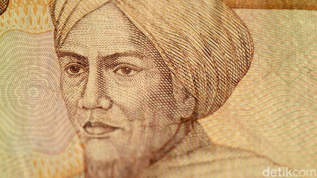 Terlepas dari kontroversinya, Tuanku Imam Bonjol adalah pahlawan nasional. Perlawanannya melawan penjajah Belanda dikenal dengan Perang Padri.