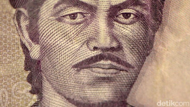 Kisah pahlawan nasional Sultan Mahmud Badarudin II, sosok bangsawan yang disegani Inggris dan Belanda. Simak kisahnya.