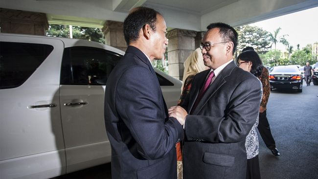 Energy Watch: Batalkan Kebijakan Arcandra soal Freeport Setelah pemberhentian Arcandra, pemerintah didesak membatalkan produk hukum yang ditandatanganinya selama menjadi Menteri ESDM, khususnya soal Freeport.