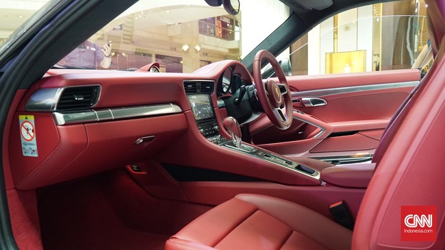 Porsche Boxster adalah salah satu mobil paling sukses yang dikeluarkan pabrikan Jerman, dan menjadi sebuah mobil dengan ciri khas nya tersendiri.