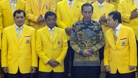 Golkar Mulai Raup Untung Merapat ke Jokowi