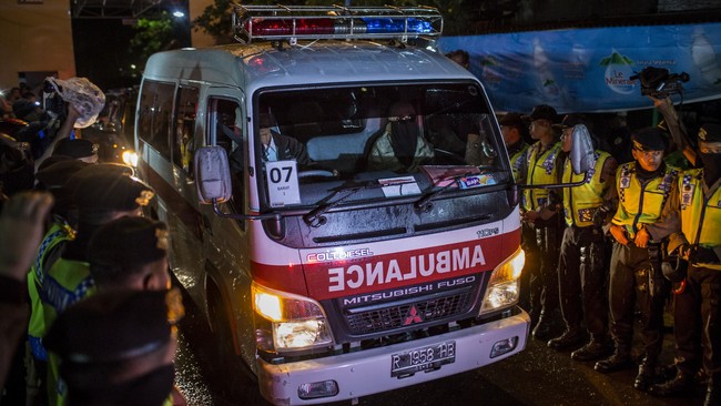 Eksekusi terpidana mati kasus Jumat dini hari berjalan tak semulus yang dibayangkan.