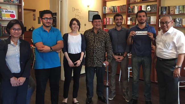 Azerbaijan, negerinya penikmat teh, mulai diperkenalkan dengan kopi. Khususnya kopi dari Indonesia. Apa responsnya?