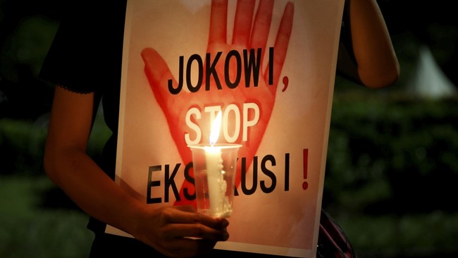 Eksekusi mati bagi pelaku kejahatan narkotik dinilai melanggar prinsip HAM, walaupun sering disebut sebagai upaya untuk timbulkan efek jera kepada pelaku.
