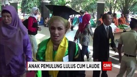 Anak Pemulung Lulus Cum Laude