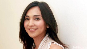 Pascatunangan, Dena Rachman Siap Dinikahi Duda Bule Beranak Tiga?