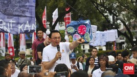 Ahok Siap Adu Program dengan Risma