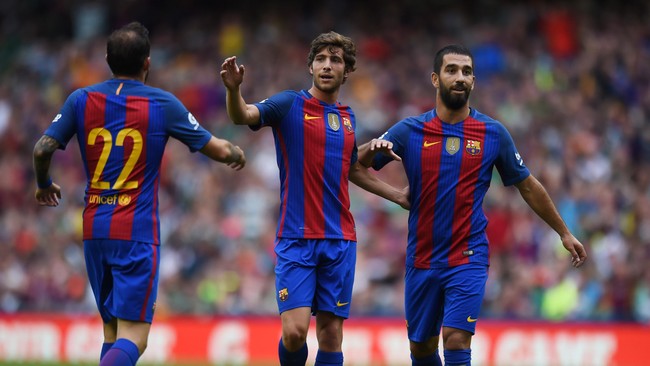 Pelatih Barcelona Luis Enrique hanya menurunkan dua pemain inti musim lalu yakni Luis Suarez dan Lionel Messi saat laga pertama pramusim tim Katalonia itu.