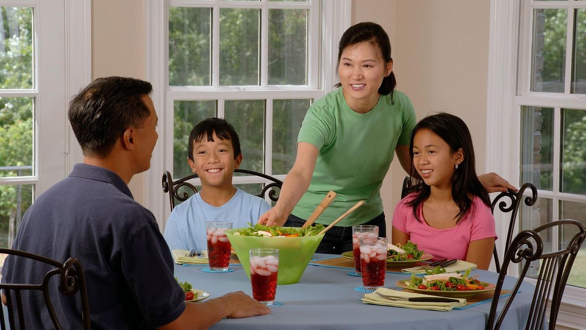 Hukum Memberi Makan Orang yang Tidak Puasa, Berdosakah?