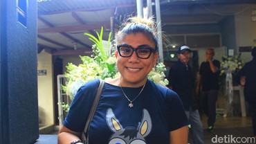 Sempat Putus Cinta, Regina Idol Malas Hapus Foto Pacar di Instragram