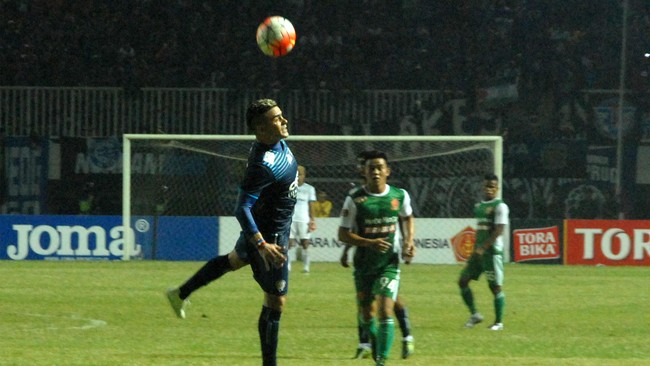Arema FC mengalahkan PS TNI dengan skor telak 4-0 di laga terakhir Grup B Piala Presiden 2017. Hal itu membuat PS TNI tersingkir sebagai juru kunci Grup B.
