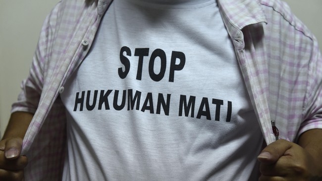 Komisi Kejaksaan menerima sejumlah masukan bahwa hukuman mati yang dilakukan secara bersama-sama dapat menimbulkan isu liar pada tingkat perpolitikan dunia.