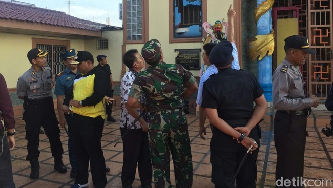 Polisi menetapkan 5 tersangka baru kerusuhan wihara dan kelenteng di Tanjungbalai. Kini, total ada 17 tersangka yang ditetapkan polisi.
