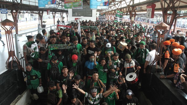 Pendukung Persebaya Surabaya akan melakukan aksi besar-besaran seandainya Ketum PSSI terpilih tidak menyelesaikan masalah sebelum 1 Januari 2017.