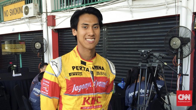 Sean Gelael akan tampil di tiga tes Toro Rosso musim ini di Bahrain (April 2017), Hungaria (Agustus 2017), dan Abu Dhabi (November 2017).