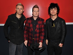 Wake Me Up When September Ends: Chord, Lirik, Terjemah Lagu dari Green Day