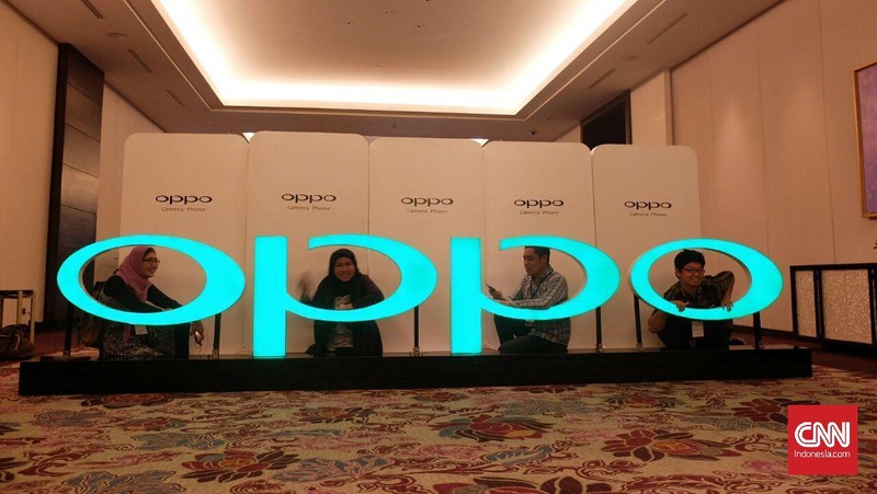 OPPO Indonesia hari ini memperkenalkan camera phone terbarunya OPPO F1s