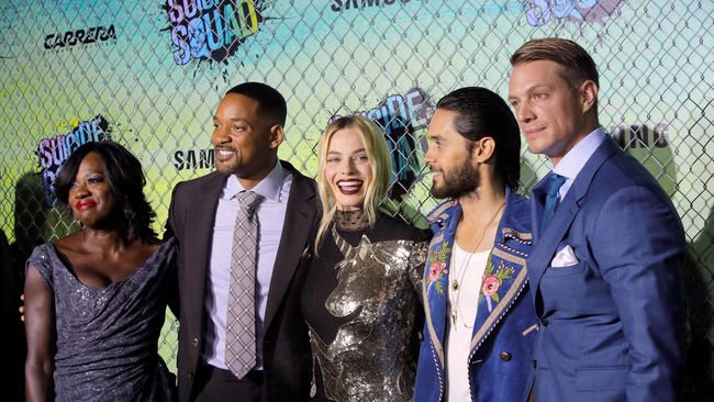 Kritikus film di Vanity Fair bahkan menulis kalau film Suicide Squad lebih buruk dari film Fantastic Four.
