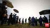 Praktik Yudaisme di Indonesia Serupa dengan penganut agama lainnya, umat Yahudi juga rutin menjalankan berbagai kegiatan keagamannya. Ritual mereka ada yang mirip dengan Islam dan Kristen.