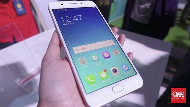 Mencari Pembeda Oppo F1 Plus dan F1s Berbicara soal dua penerus F1, yaitu F1 Plus dan F1s. Tampilan dua produk bak pinang dibelah dua.