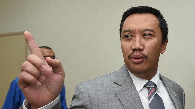 Menpora Imam Nahrawi berjanji keterlambatan uang saku dan honor atlet akan diselesaikan pada Senin (12/6). Menpora pun mengungkapkan permintaan maaf.