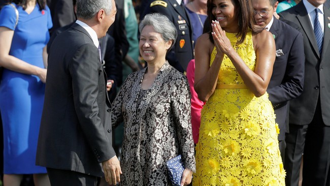 Penampilan Ho Ching berbanding terbalik dengan Michelle Obama, saat keduanya bertemu di Gedung Putih, Washington, Selasa lalu.