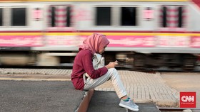Jadwal KRL Beroperasi Hingga Tengah Malam Mulai Hari Ini