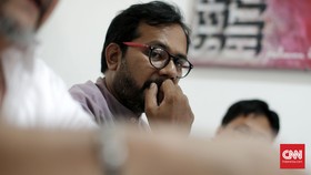 Haris Azhar Beri Saran ke Jokowi Kalau Mau Polisikan Rocky Gerung