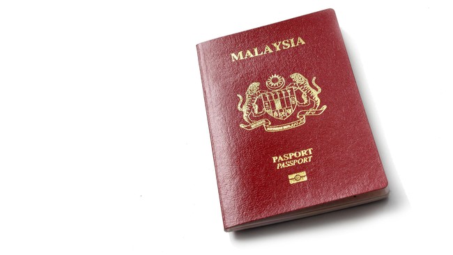 Pihak berwenang Malaysia mencabut paspor 68 warga negara Malaysia yang kini berada di luar negeri karena bergabung dengan ISIS.