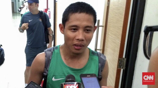 Gelandang muda potensial, Evan Dimas Dharmono, siap bersaing ketat untuk menembus Timnas Indonesia di Piala AFF 2016.