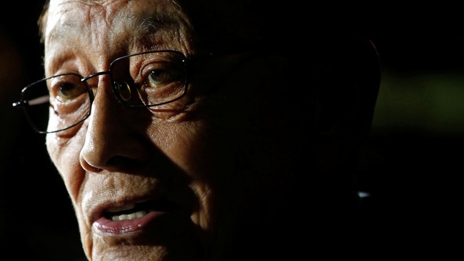 Mantan Presiden Filipina, Fidel Ramos, mengundurkan diri dari jabatannya sebagai utusan khusus negaranya untuk China pada Selasa (1/11).