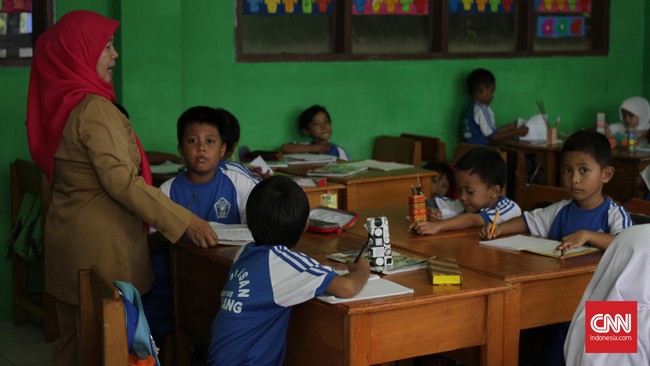 Mendikdasmen Abdul Mu'ti mengungkapkan Sekolah Rakyat di bawah naungan Kementerian Sosial butuh sekitar 60 ribu guru.