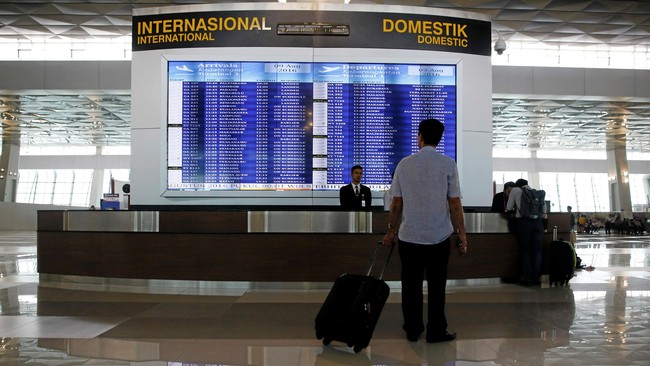 AP II menargetkan kontribusi bisnis non-aeronautikal, seperti ritel, properti, dan kargo naik dari kurang 50 persen menjadi 60 persen pada 2018.