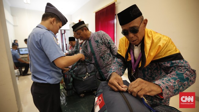 Paspor yang digunakan adalah asli. Polri saat ini menelusuri apakah biro perjalanan yang memberangkatkan resmi terdaftar di Kementerian Agama.