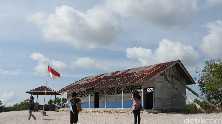 SD Laskar Pelangi di Belitung