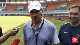 Riedl Ungkap Alasan Bentuk Skuat Muda