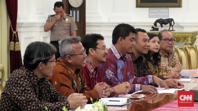 Perpanjangan masa tugas dibutuhkan agar tidak terjadi kekosongan komisioner KPU dan Bawaslu yang bisa menimbulkan persoalan jelang Pilkada serentak 2018.