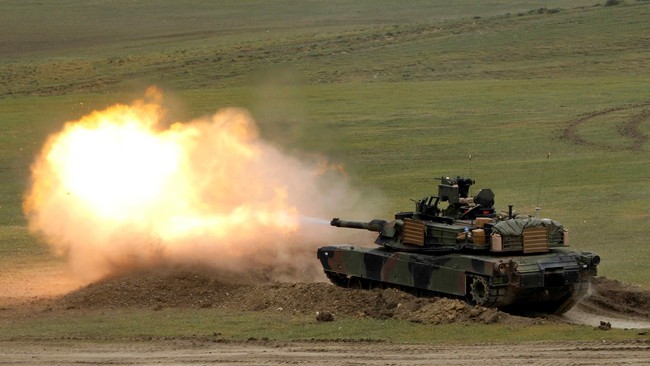 Kemlu AS menyetujui penjualan lebih dari 130 tank tempur Abrams, 20 kendaraan lapis baja, dan alat lainnya senilai Rp15 triliun ke Arab Saudi.